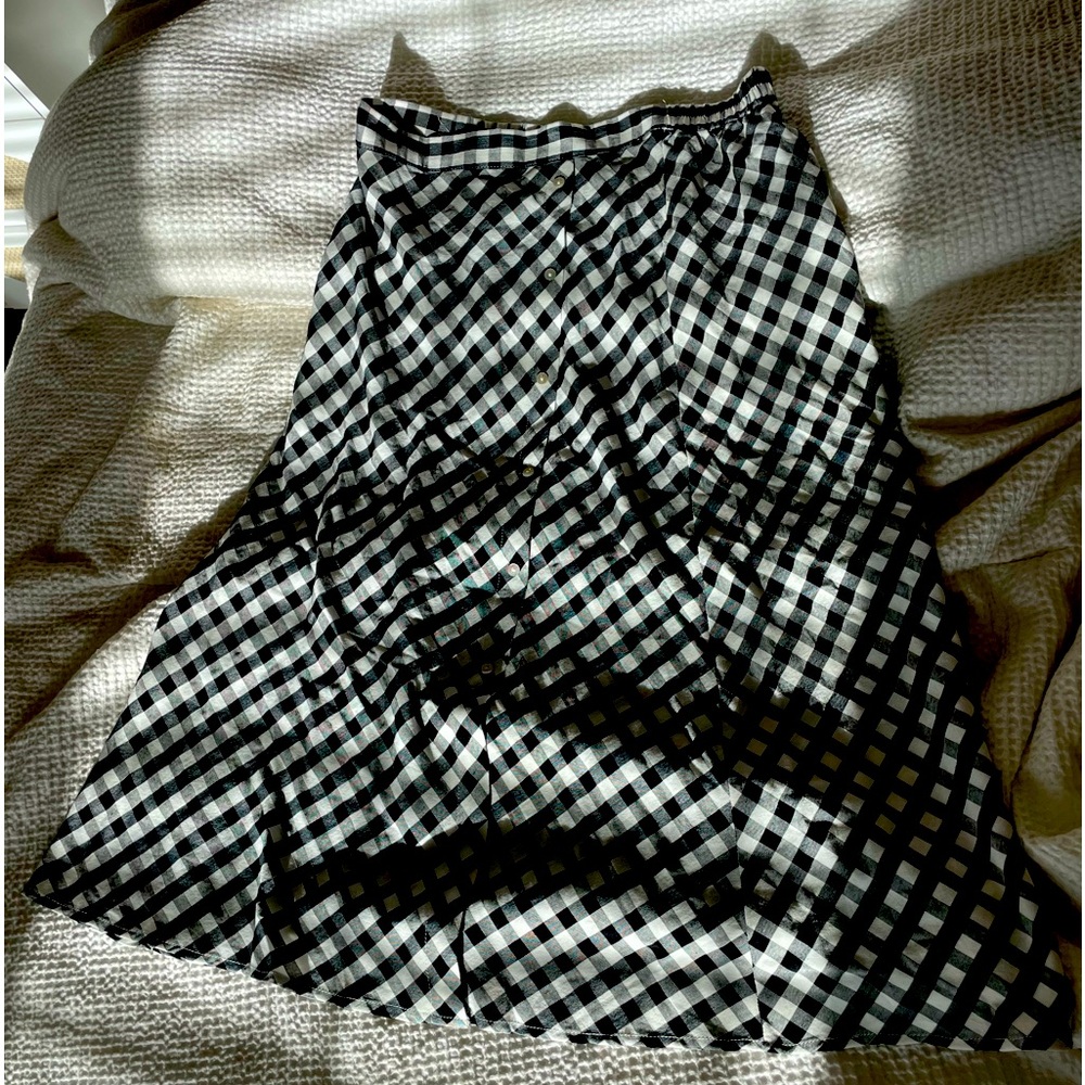 Cute plaid maxi shirt💕 ( fits closer to a medium small)
